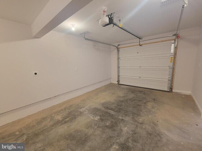 Foto del edificio - 328 W 11th St