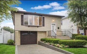 Building Photo - 727 Stafford Ave