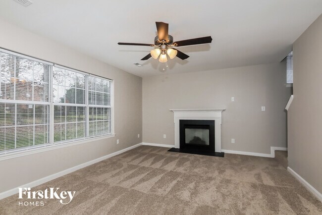 Building Photo - 1021 Barbee Farm Dr