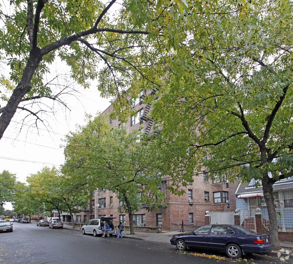 Building Photo - 92-01 Lamont Ave