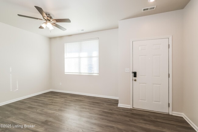 Foto del edificio - 621 Toll House Ct