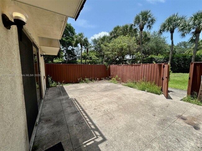 Foto del edificio - 409 Live Oak Ln