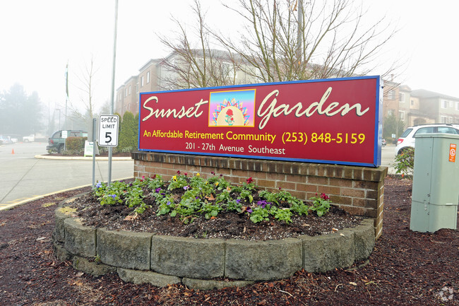 Building Photo - Sunset Gardens