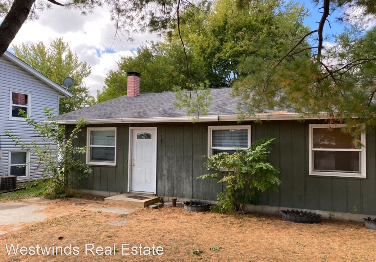 Primary Photo - 2 br, 1 bath House - 245 1/2 S. Chestnut S...