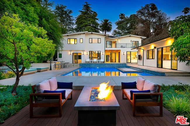 Foto del edificio - 721 N Beverly Dr