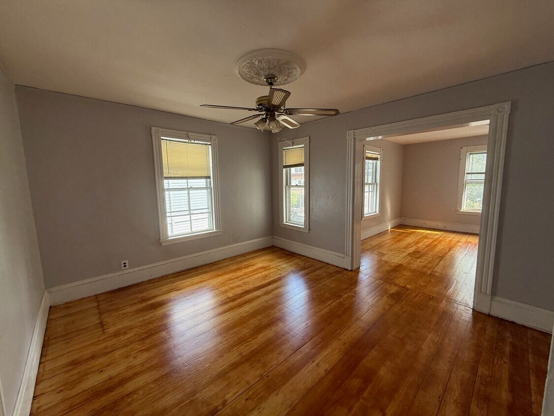 Foto principal - 57 Rindge Ave