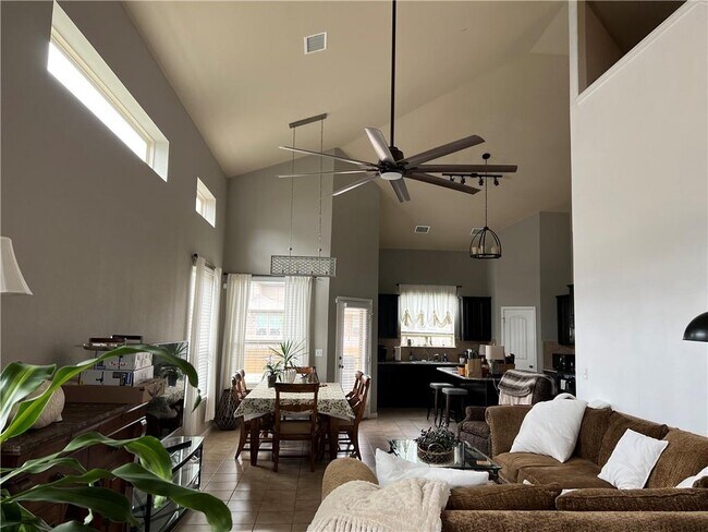 Foto del edificio - 1529 Hamiltons Wy