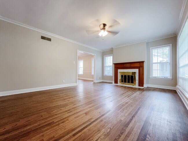 Building Photo - 3458 Northwood Dr