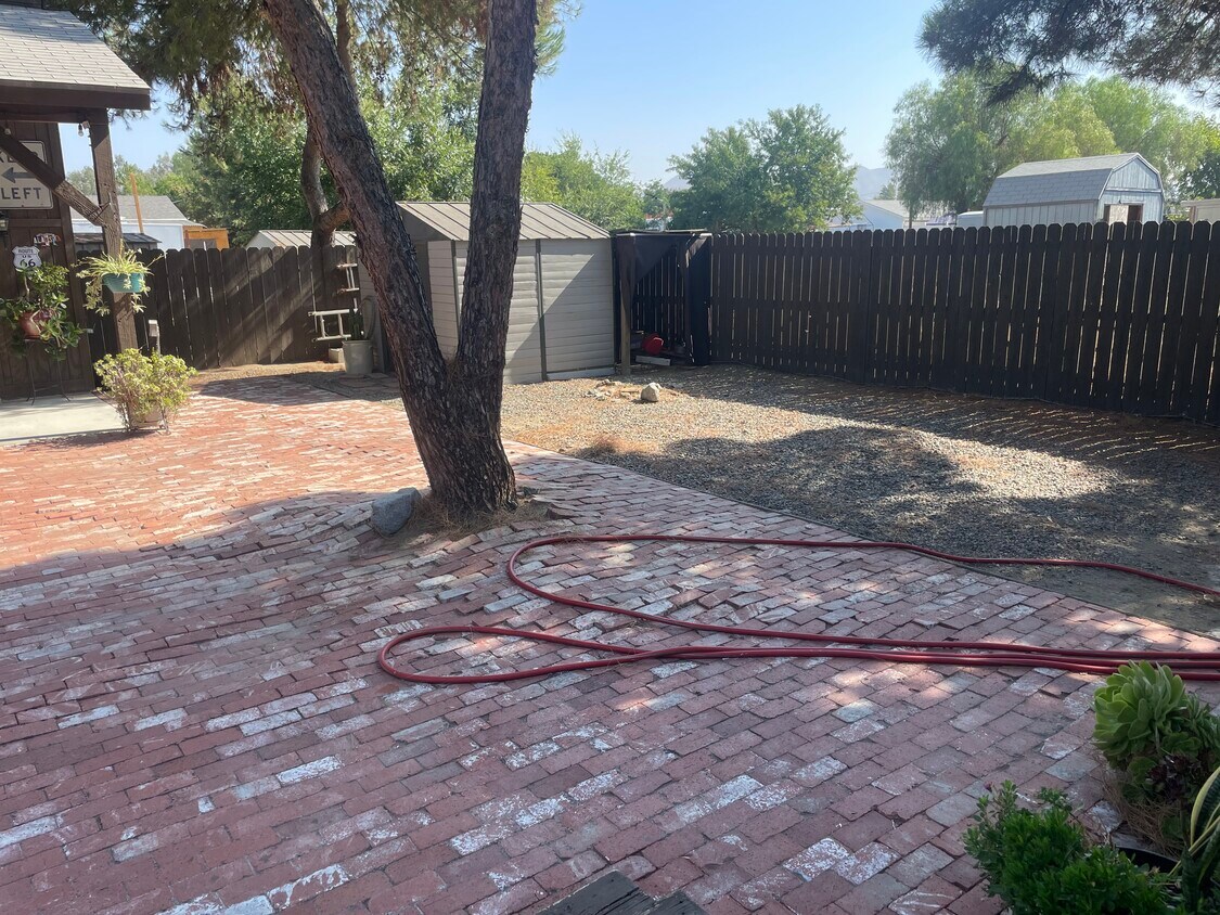 Foto principal - 21380 Walnut St