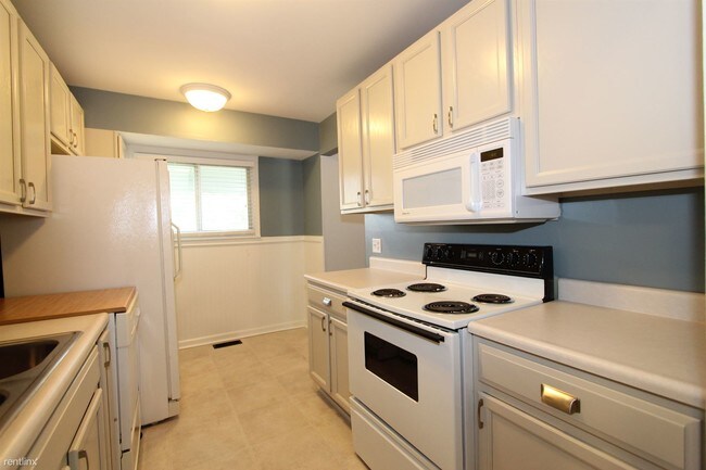 Building Photo - 4475 Chesterfield Blvd NW