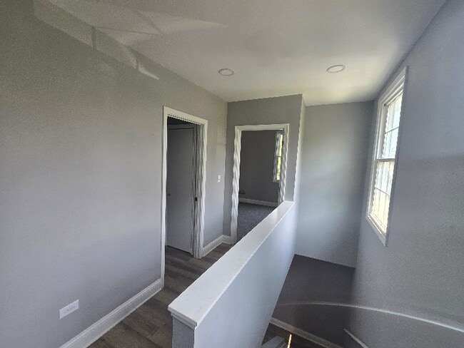 Building Photo - 449 Durbin St