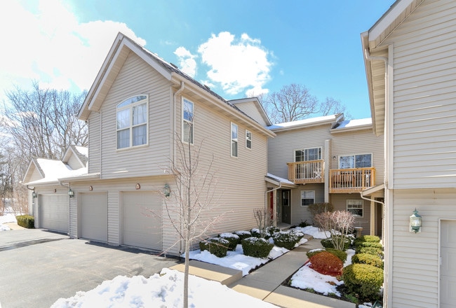 Lake Geneva Condo/Townhome - 500 Edwards Blvd
