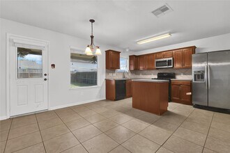 Building Photo - 1906 Rock Ridge Dr