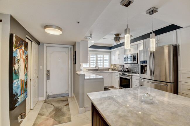Building Photo - 3212 S Ocean Blvd