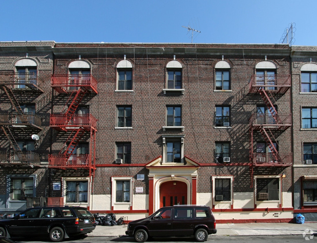 Primary Photo - 409 E 21st St