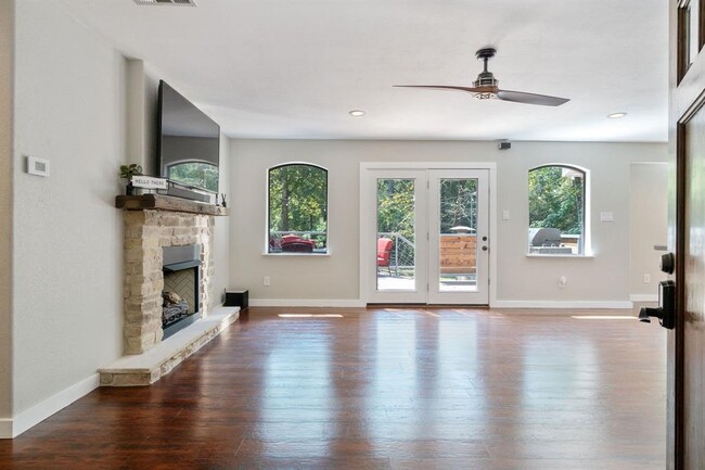 Foto del edificio - 14593 Austin McComb Rd