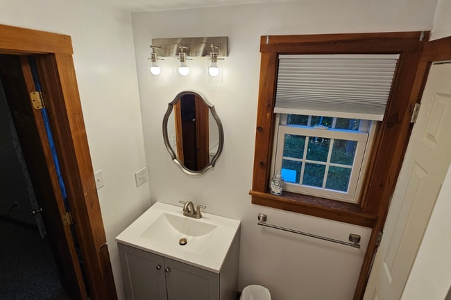 Building Photo - 2 Knight Ln