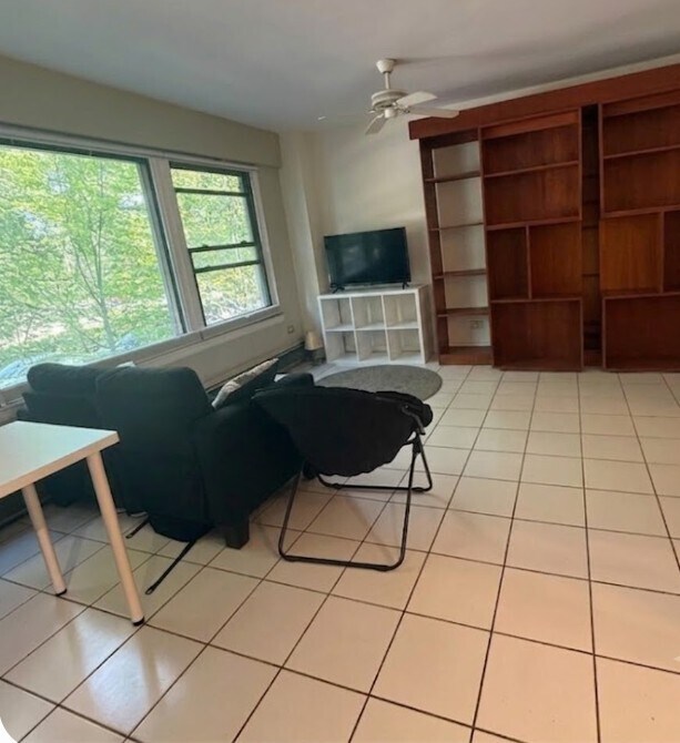 Foto del edificio - 4880 N Marine Dr