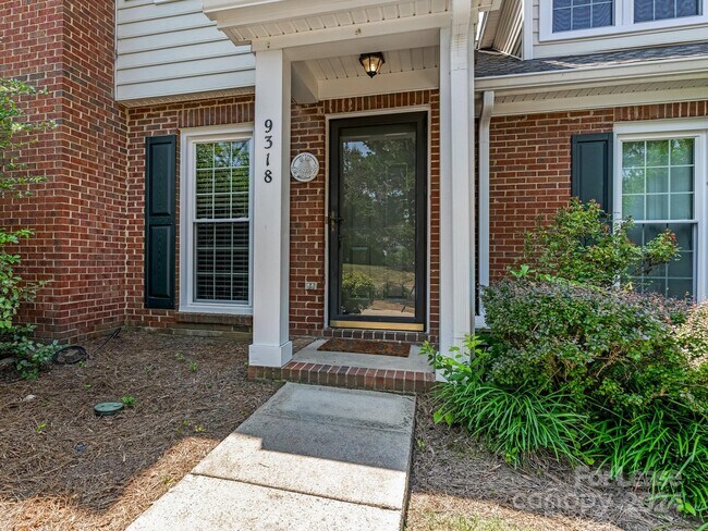 Building Photo - 9318 Kings Falls Dr