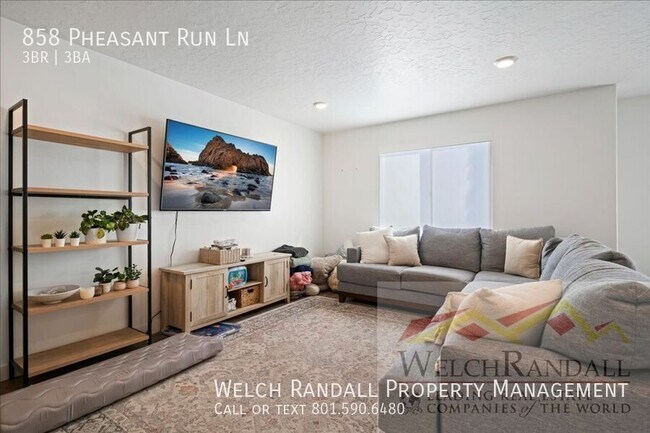Foto del edificio - 858 Pheasant Run Ln