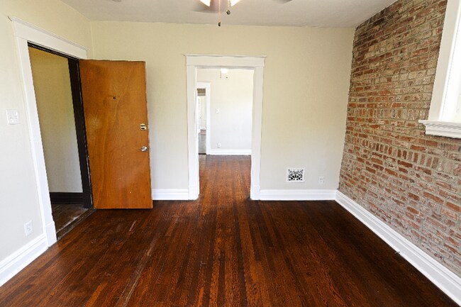 Foto del edificio - 4988 Odell St