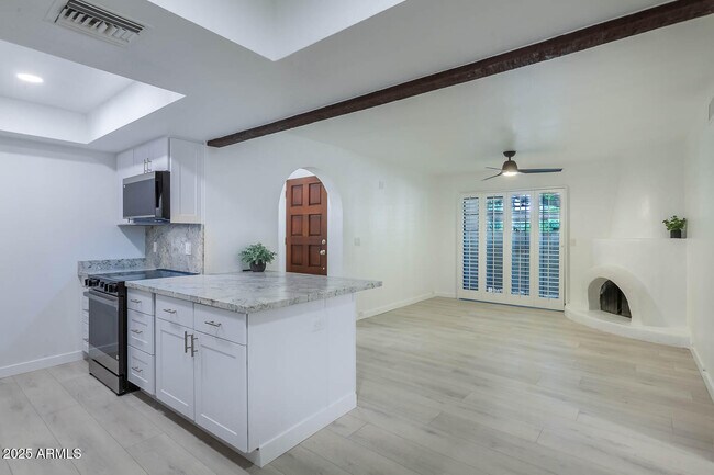 Foto del edificio - 7557 N Dreamy Draw Dr