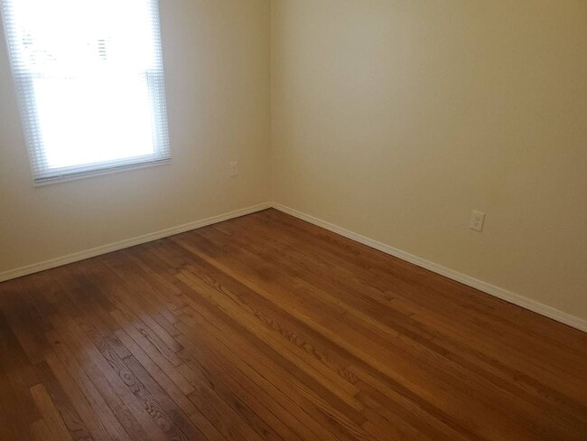 Photo - 2143 NE 19th St House