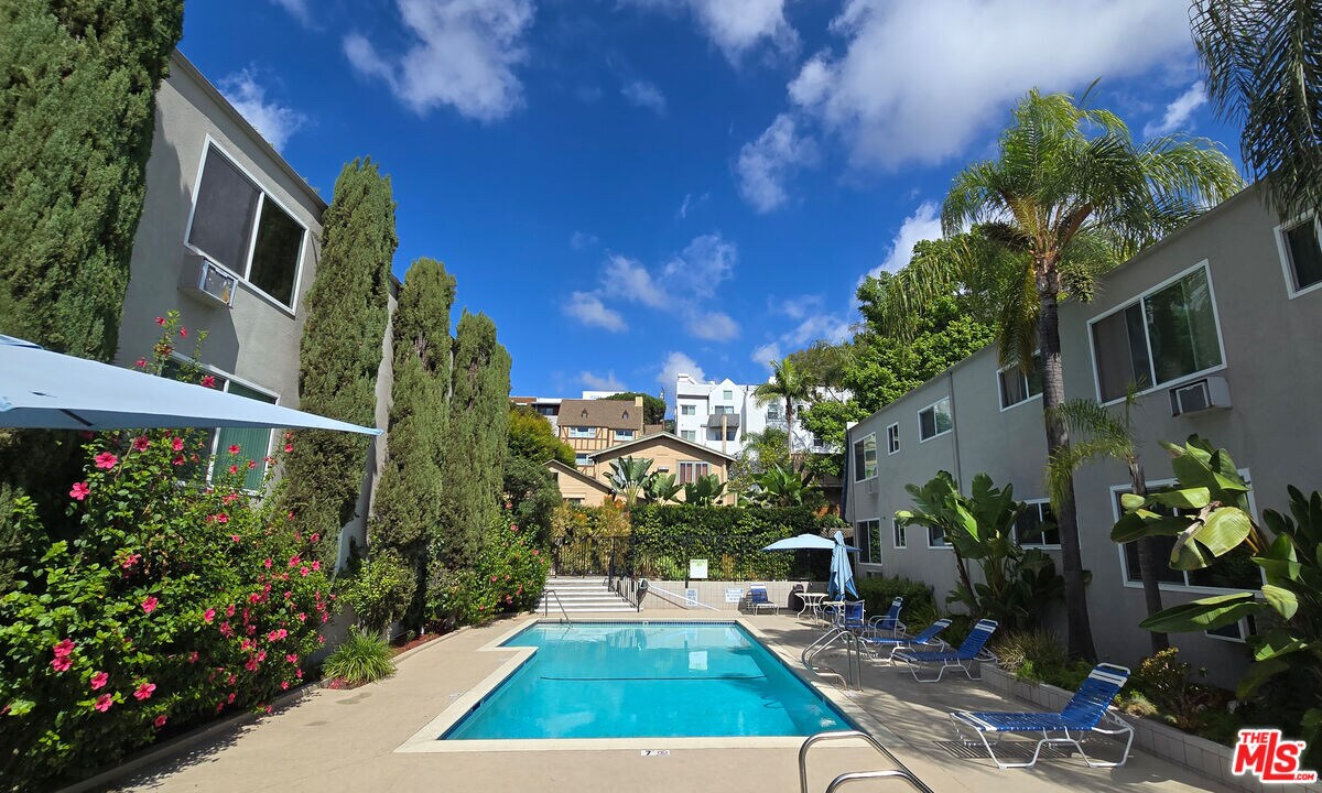 Foto principal - 972 Larrabee St