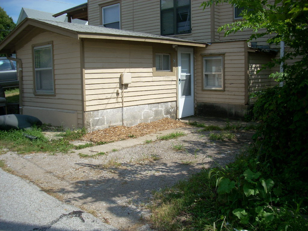Foto principal - 108 S College St