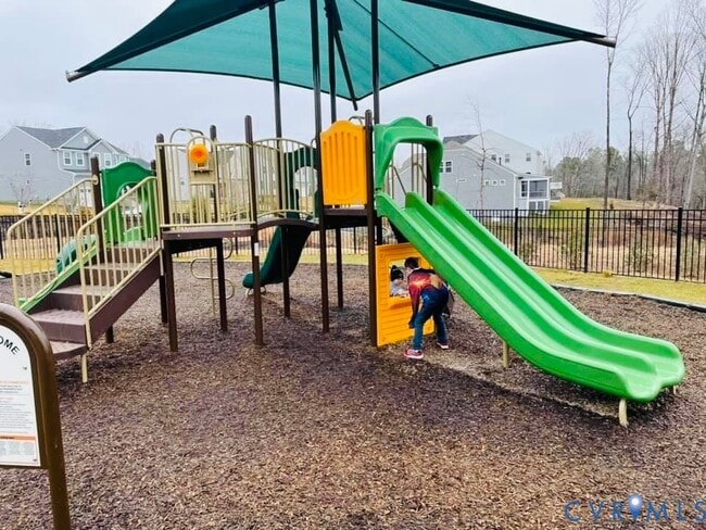 Building Photo - 16043 Cambria Cove Blvd