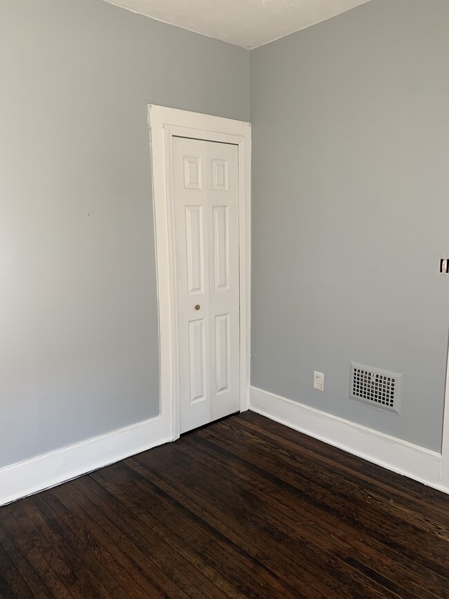 Front Bedroom - 110 W Harry Ave