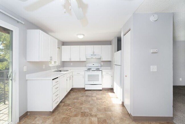 Building Photo - 1st MONTH RENT FREE!! 2 bedroom 5 minutes from downtown and Pets OK!!!