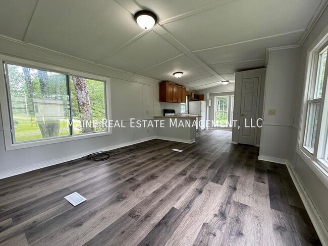 Building Photo - 34 Park Dr