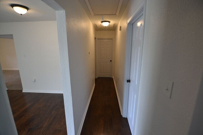 Building Photo - Must See! Newly updated, 3 bedroom, 1.5 bath off Starring Lane in Mayfair Subdivsion