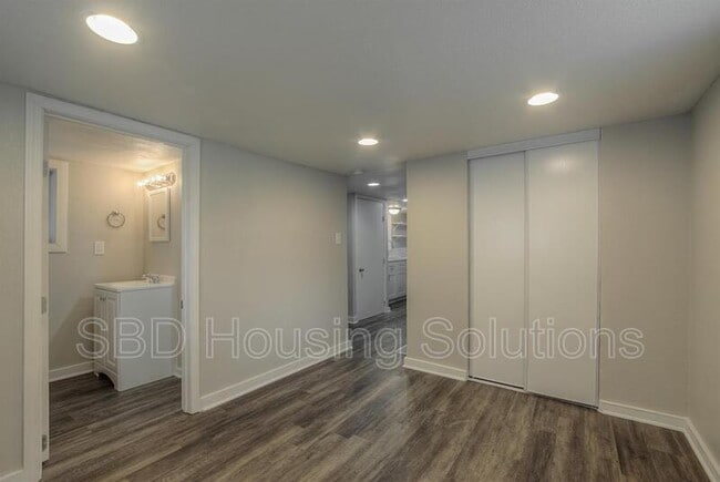 Foto del edificio - 1102 S Crisp Ave
