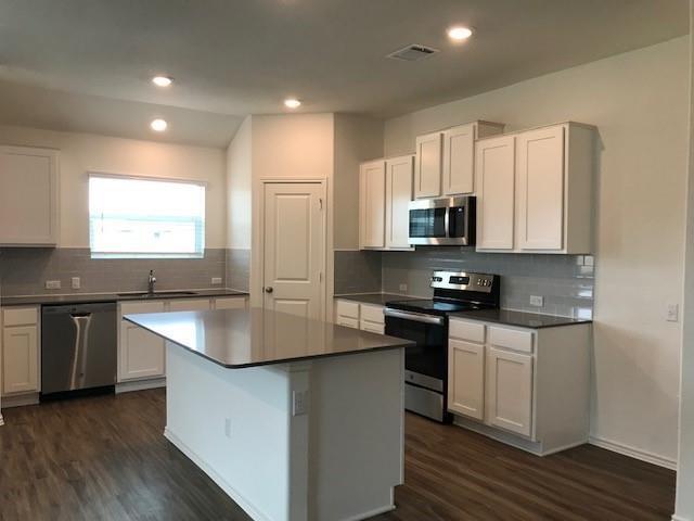 Building Photo - 107 Ozark Dr