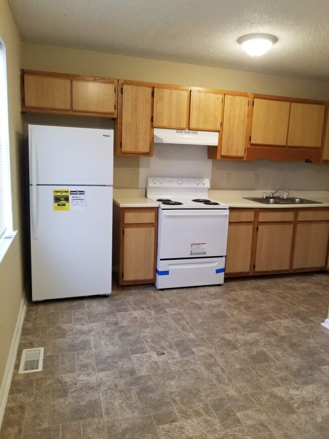 337 Daniel St Unit 09, Denton, NC 27239 Apartment for Rent in Denton