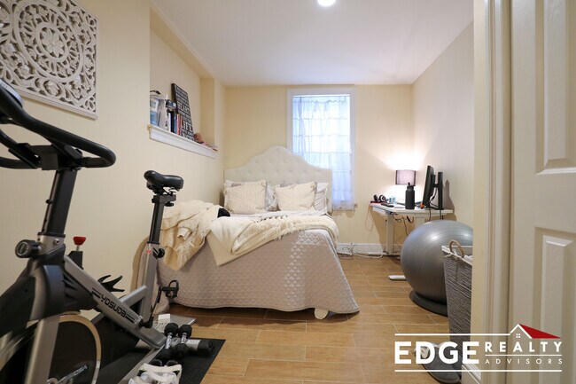 Building Photo - 1520 Commonwealth Ave