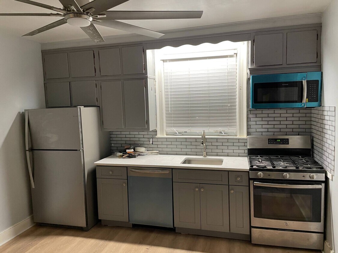 Foto principal - 127 Woodland Ave