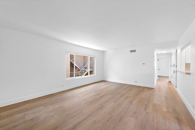 Building Photo - 402 Corto Ln