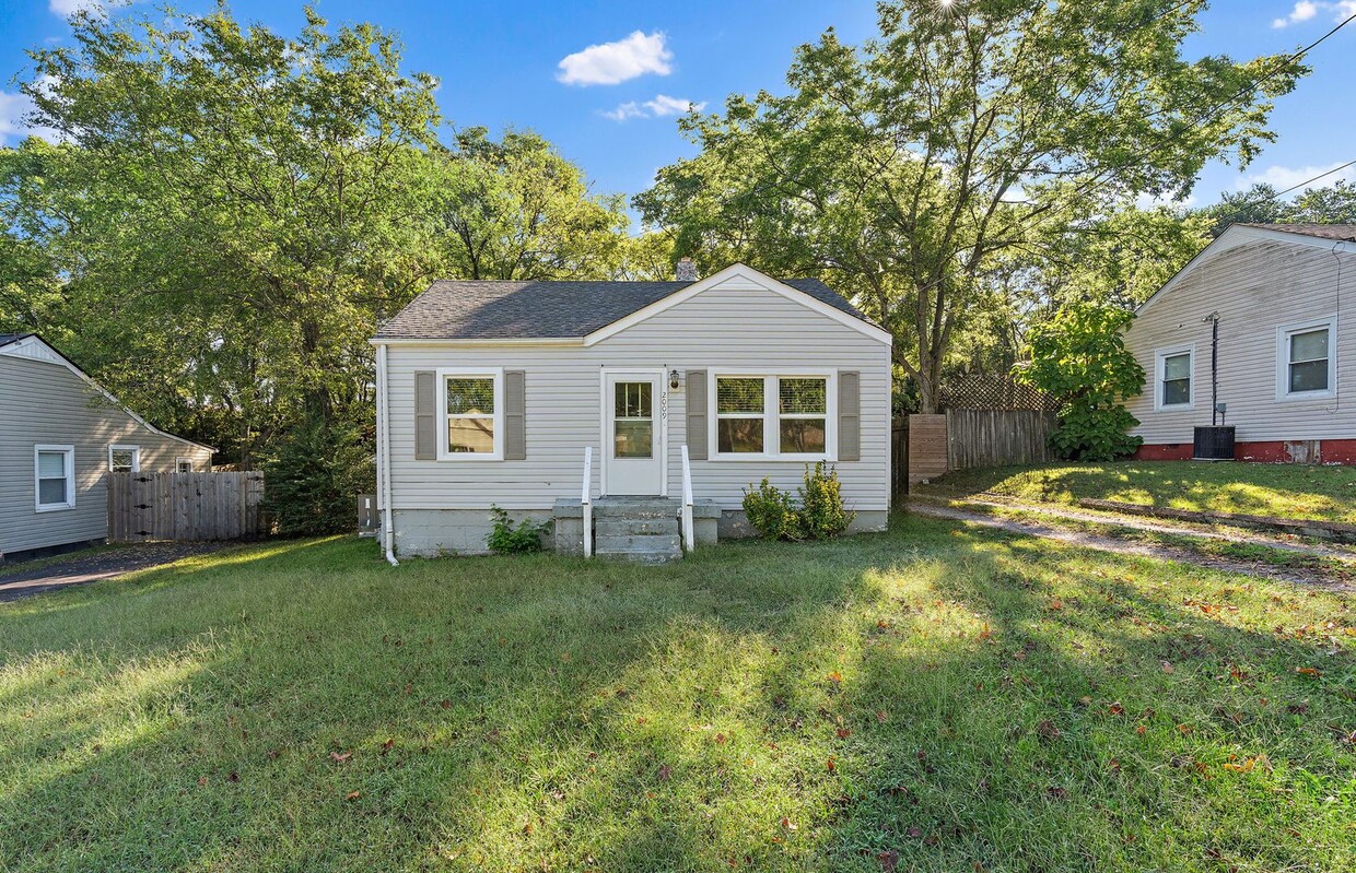 Foto principal - 2009 Oakwood Ave
