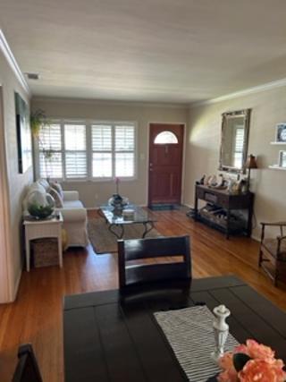 Foto del edificio - 5325 Dunrobin Ave