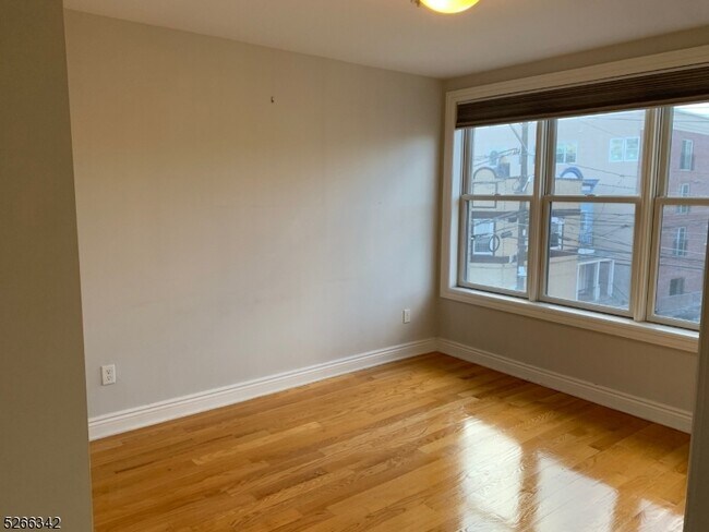 Foto del edificio - 544 28th St
