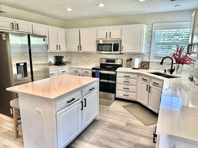 Building Photo - 3517 White Cliff Way