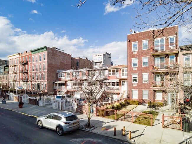 Building Photo - 127 4th Pl