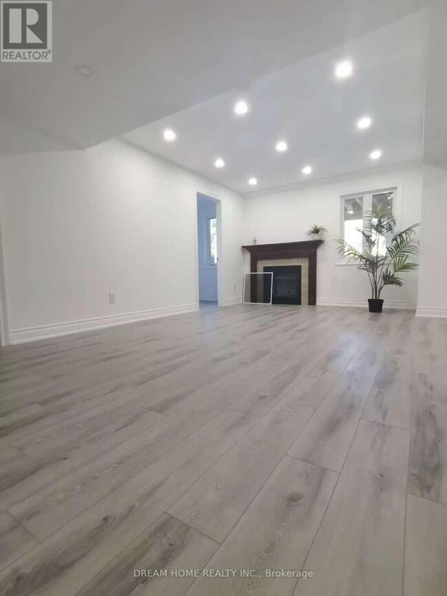 Building Photo - 1011 Hinterland Ct