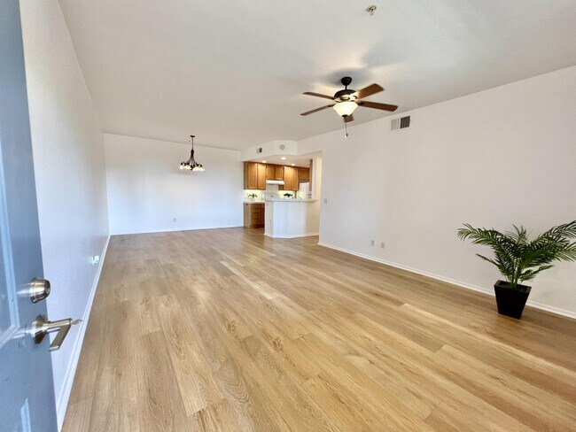 Foto del edificio - 1388 Challis Pl
