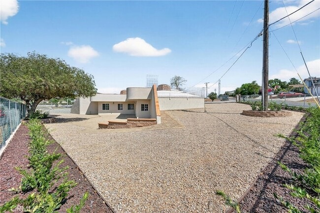 Foto del edificio - 6735 Jewel St