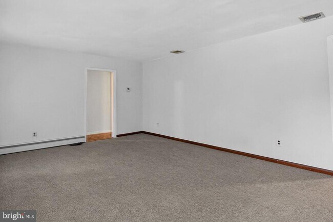 Foto del edificio - 764 Lakehurst Rd