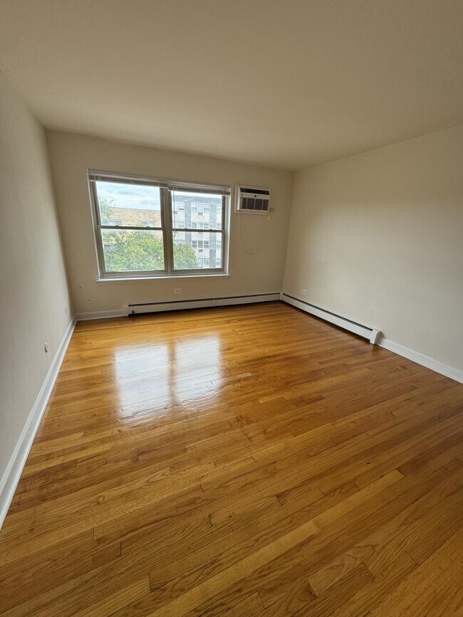 Foto del edificio - 6830 N Sheridan Rd